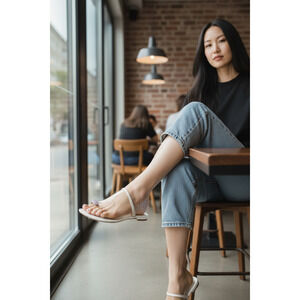 Giuseppe Zanotti Swarovski Crystal-Embellished Toe Ring Leather Sandals